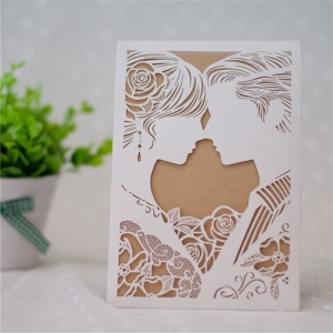 Partecipazione di nozze romantica con intaglio a tema coppia WPL0053