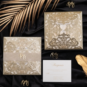 Opulenta tasca tagliata al laser in glitter dorato con targhetta portanome personalizzata WSNT041